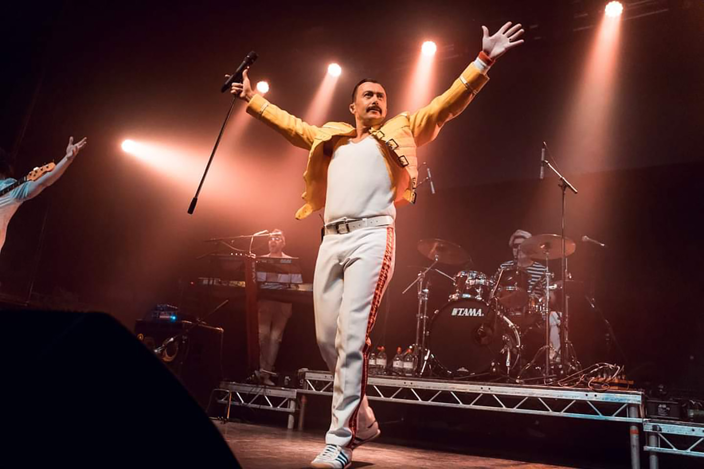 THE FREDDIE & QUEEN EXPERIENCE